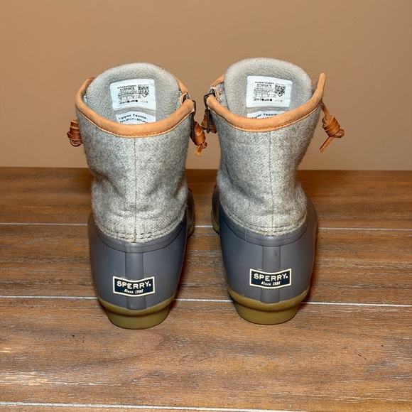 Women's Sperry Saltwater Embossed Wool Duck Boot - Dark Grey - Picture 4 of 10